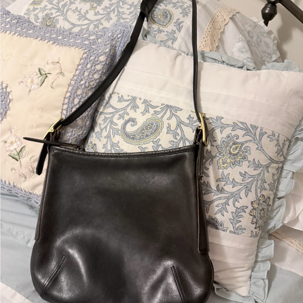 Vintage Coach Black Leather Shoulder Bag with Gold-Tone Hardware